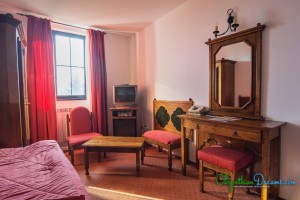 inside-dracula-s-castle-hotel-acoomodation